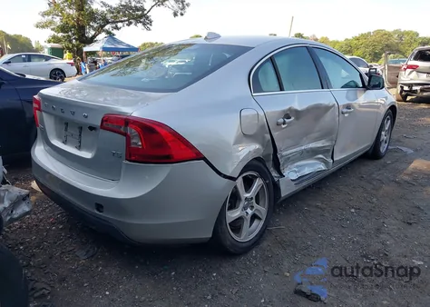 2012 Volvo S60 T5 из США, поврежденный, VIN YV1622FS2C2126095
